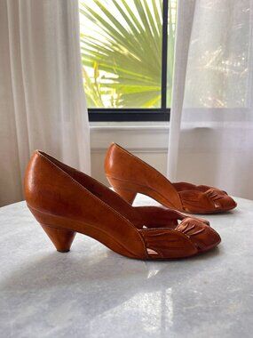 Frye Ada Pleats Peep Cognac Leather Pump | Size 7.5